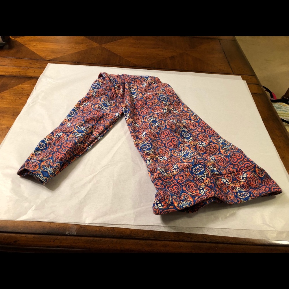 LulaRoe leggings OS, multi color. Never worn.